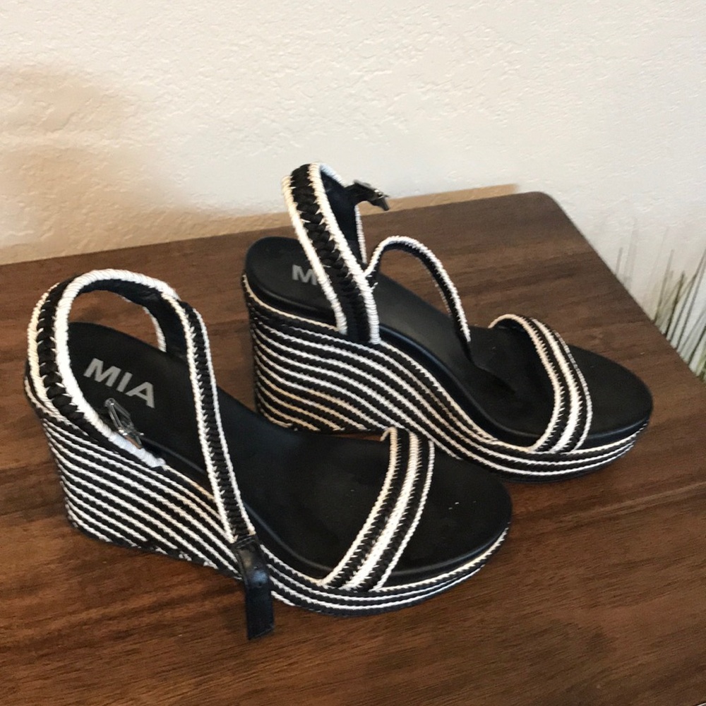 MIA wedges
